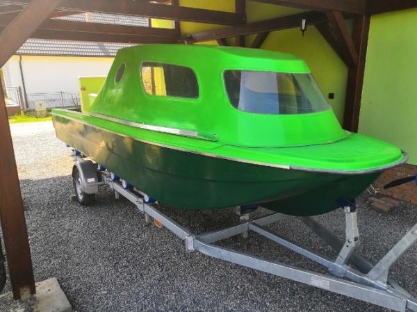 Rybársky čln 550 cm s kabínou